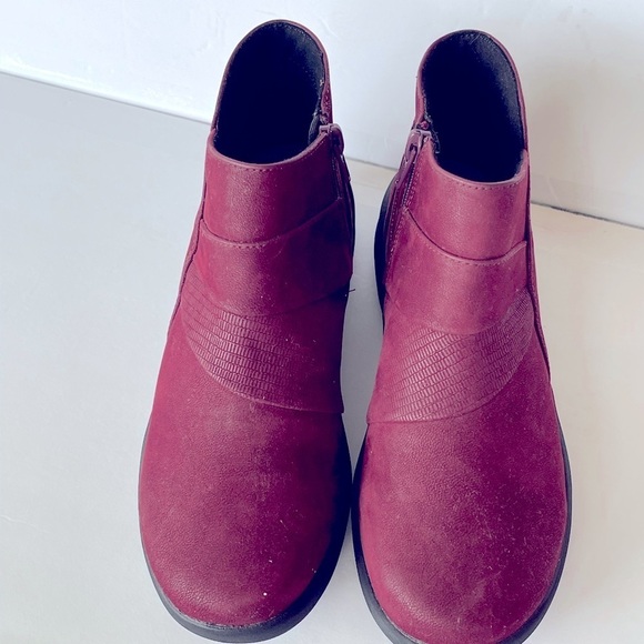 NWT Cloudsteppers by Clarks Size 5 1/2, Burgandy NWT - Picture 7 of 11